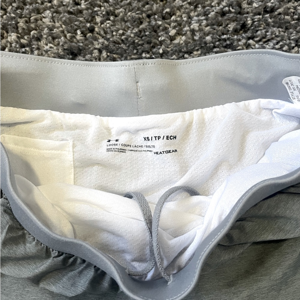 Under armour shorts - Picture 2 of 2